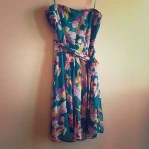 Short floral dress, size 6